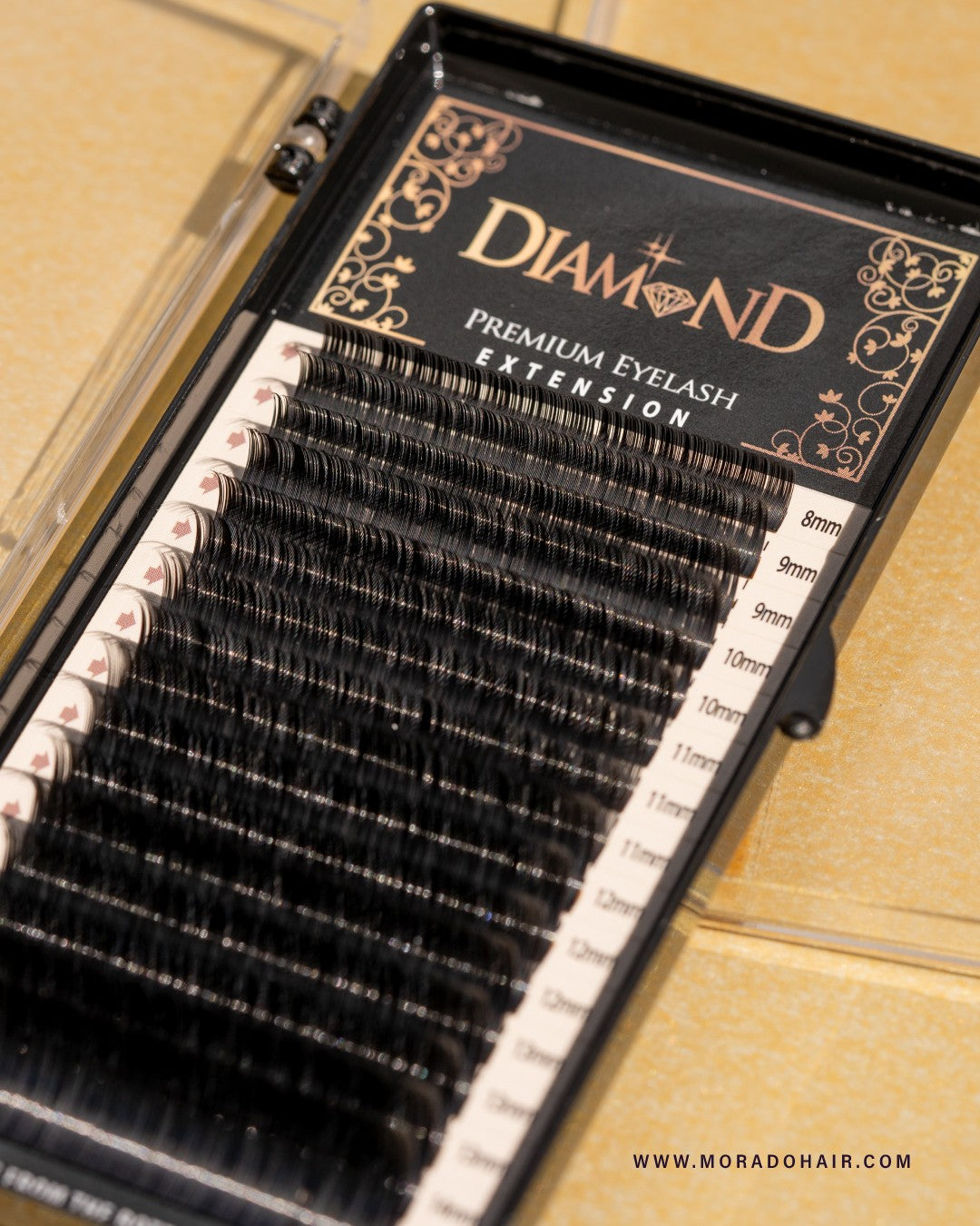 CLASSIC EYELASH EXTENSIONS MIXED LENGTHS close up