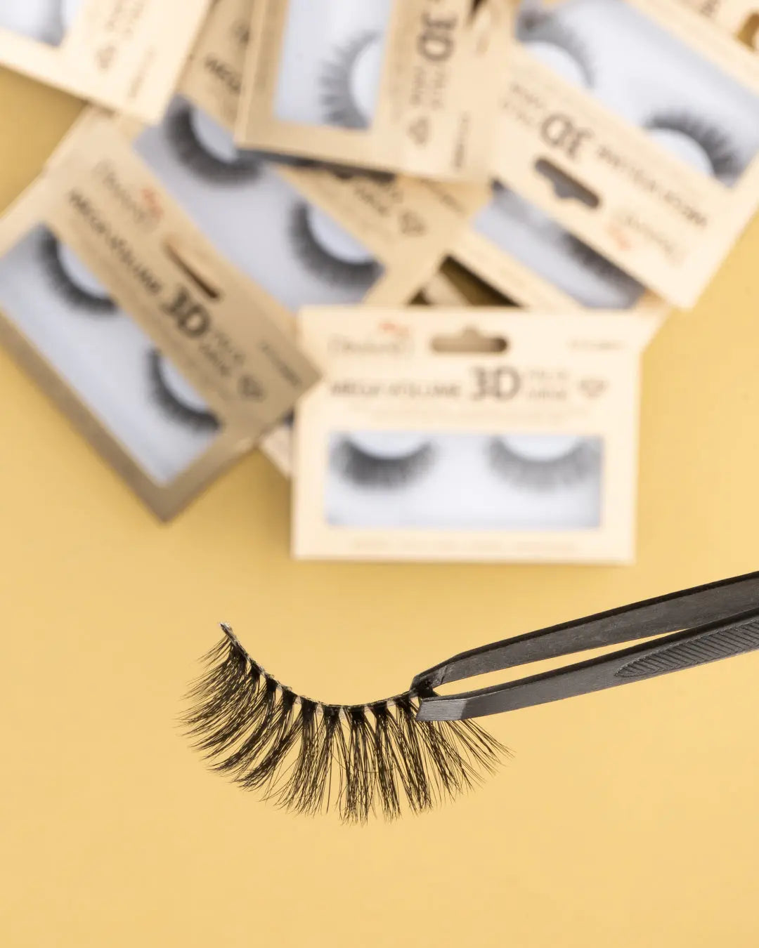 Diamond Mega Volume 3D Faux Mink Close up